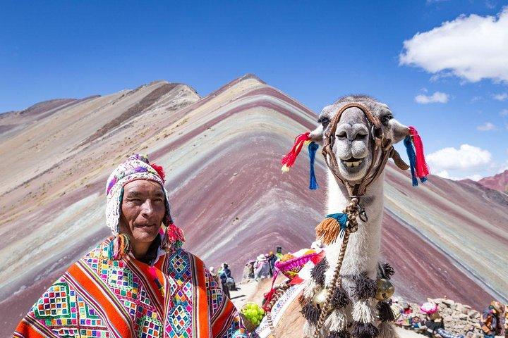 Excursión a Rainbow Mountain con comidas desde Cusco día completo.