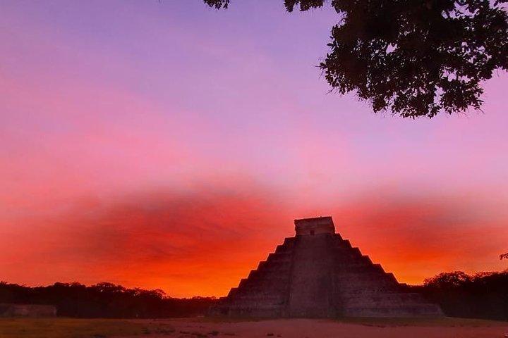 Chichen Itza Sunrise och Cenote Ik Kil från Tulum (Privat)