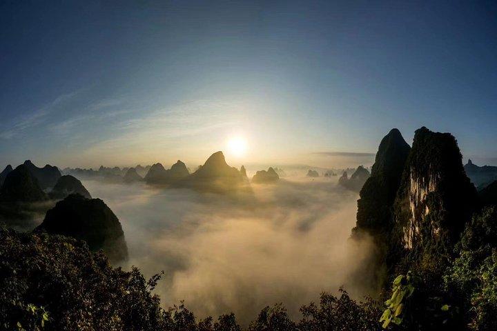 Yangshuo Xianggong Hill Sunrise und Longji Rice Terraces Private Tagestour