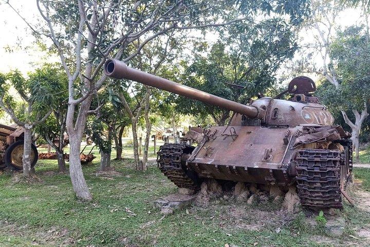 私立戦争博物館、キリングフィールド、アポポポビジターセンターツアー