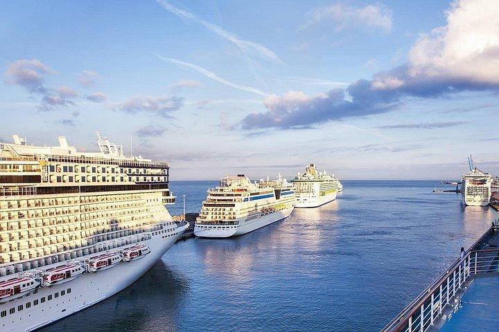 チヴィタヴェッキア港からの 1 日プライベート ツアーの永遠の都、ローマ