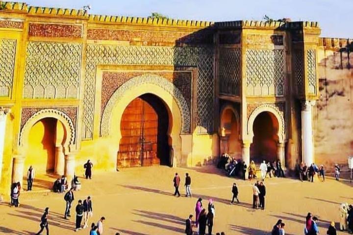 Heldagstur med en gruppe til Volubilis Moulay Idriss Meknes fra Fez