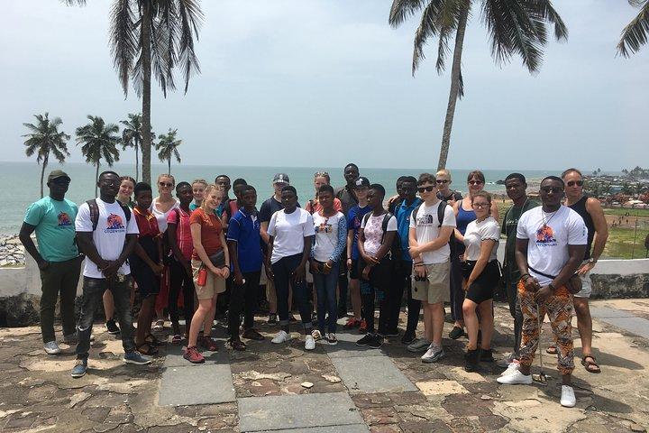 Recorrido privado por la mazmorra de esclavos y el puente colgante de Cape Coast/Elmina