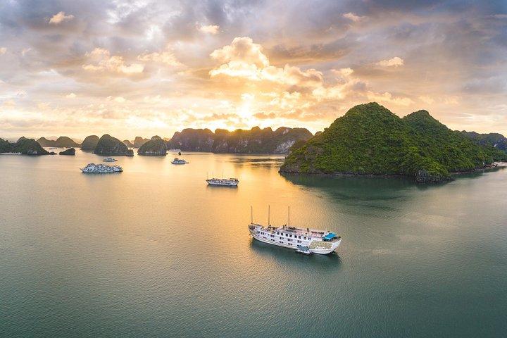Indochine Navigue Baie d'Halong