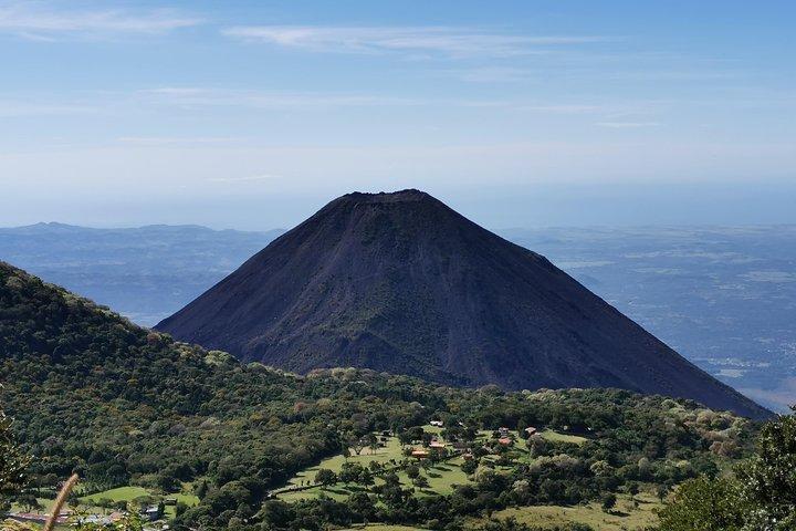 イザルコ火山ハイキング体験-プライベートガイドツアー