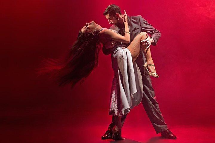 Buenos Aires Shore Excursion: Rojo Tango Dinner og Tango Show