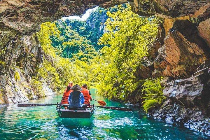 DÍA MEMORABLE DE NINH BINH: Hoa Lu, Mua Cave, viaje en barco Tam Coc, Trang An opcional