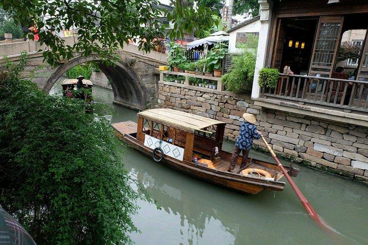 Tour privado a la ciudad de Tongli, el museo de Suzhou y la carretera de Pingjiang con comida vegetariana