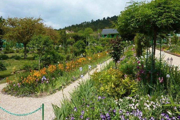 Private Giverny with Minivan