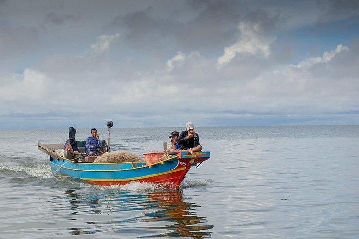 Private Full-Day Angkor Temples and Tonle Sap