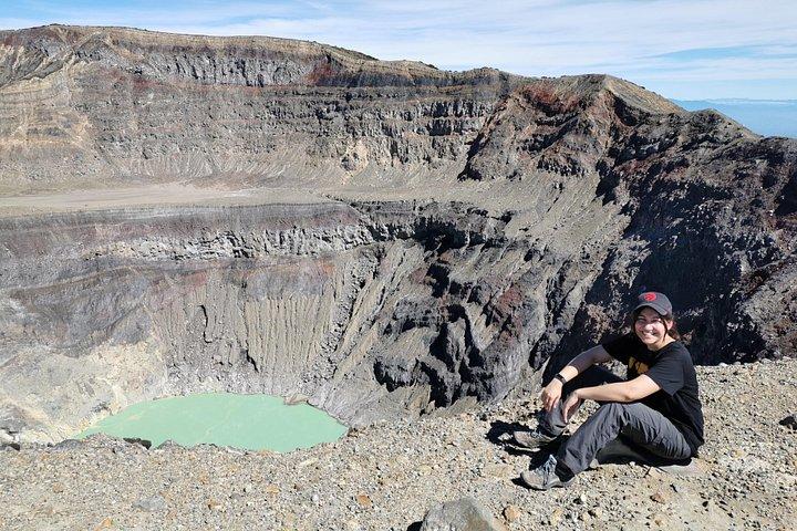 プライベートサンタアナ火山ハイキングツアー+コアテペケ湖