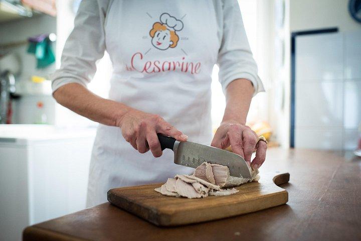 ポルト・チェザーレオの地元の家での食事体験と料理のデモ