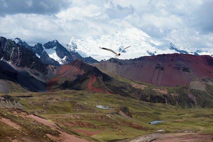 Klassisk heldag Rainbow Mountain & Red Valley (gruppdelad)