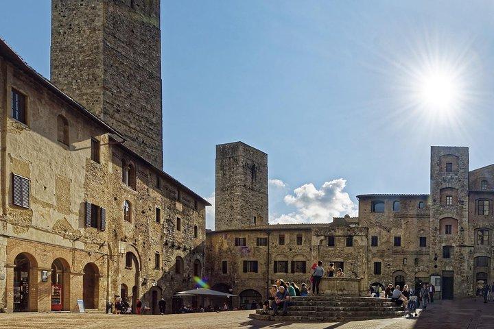 Viaggio in auto privata a San Gimignano da Firenze (4 ore)