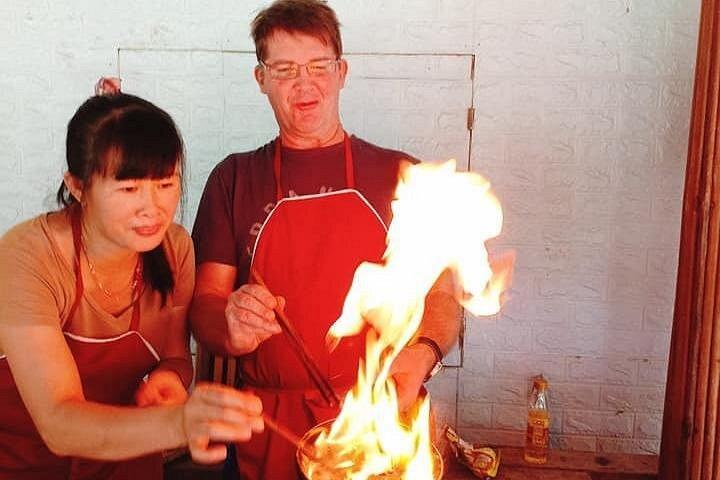CHAN MAY ORTIEN SAポートからホイアン市-料理クラス-フットマッサージ