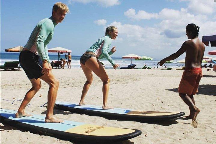 Malu Surf Baliによるグループサーフィンレッスン