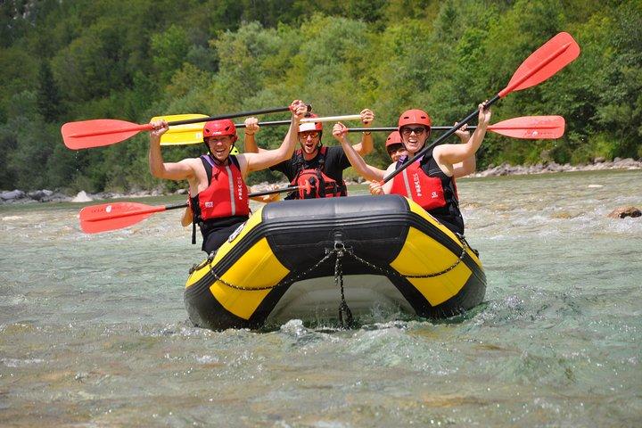 Rafting avventura sul fiume Soca a Bovec con foto