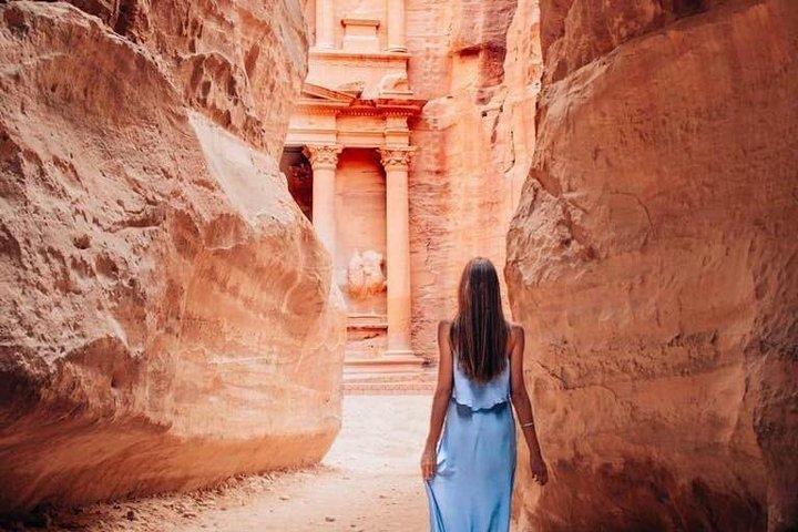 Ervaar Petra & Wadi Rum in One Day From Amman