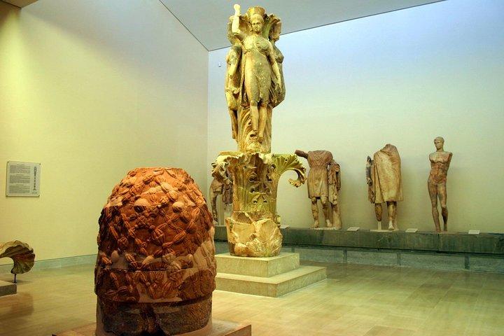 デルフィへの独占プライベート ツアー デルフィ、アラコバ、オシオス ルーカス修道院を訪問