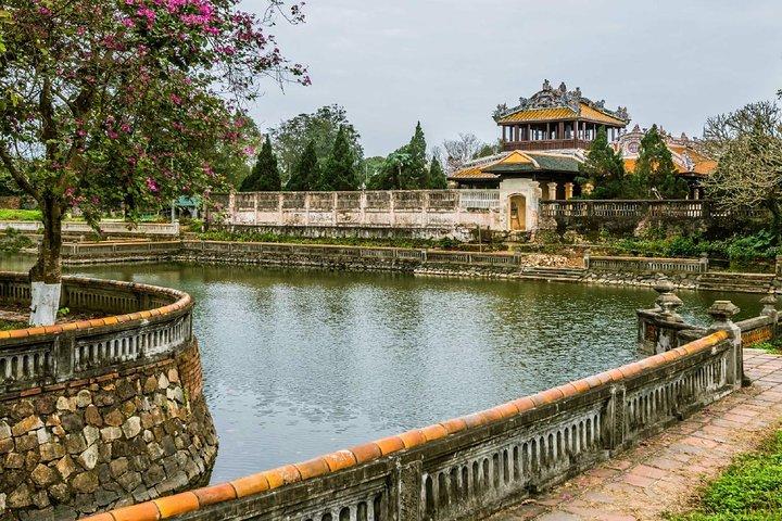 Hue Imperial City & Hai Van Pass Small Group Tour från Hoi An– Full Day