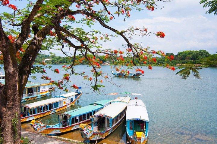 Hue Imperial City & Hai Van Pass Small Group Tour från Hoi An– Full Day