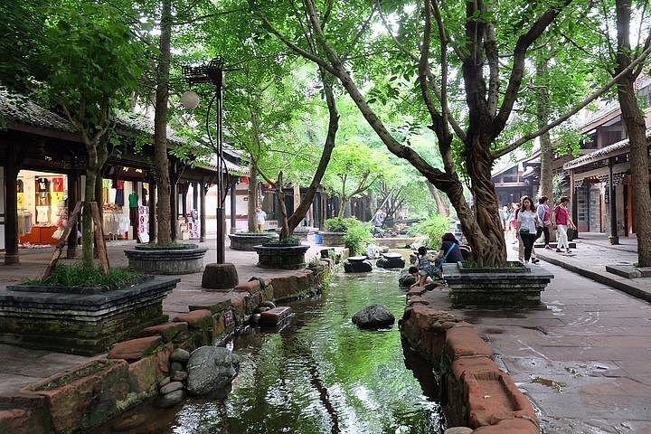 楽山大仏と黄龍渓の古代都市の日帰り旅行