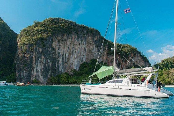 コーラル、ラチャ、マイトン諸島 プライベートカタマラン 45名様用