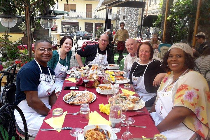 Halvdags Pizza Making Class i Taormina