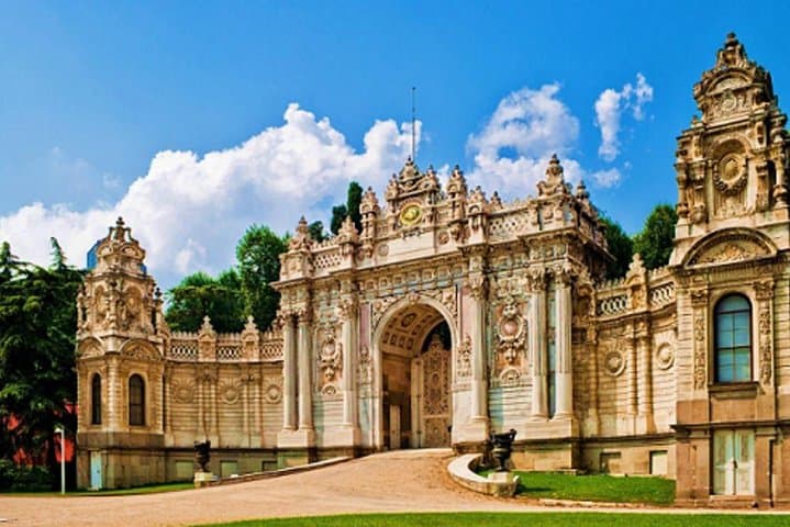 Dolmabahce Palace Tour in Istanbul
