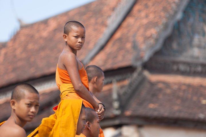 Half Day War Museum Siem Reap Killing Fields and Artisans Angkor