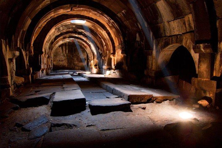 セヴァン、ヴァヨツ・ゾル地域、コル・ヴィラップへのプライベート往復旅行