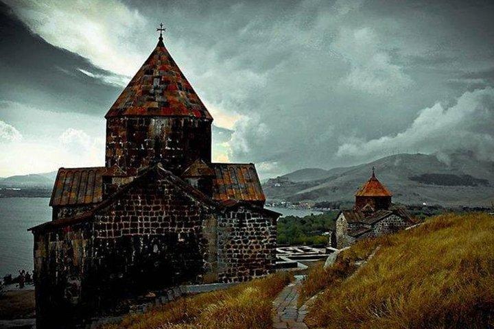 Tour Privado à Península de Sevan, Igreja Hayravank, Cemitério Noratus