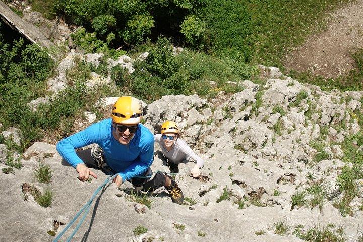 Bergsklättring nära sjön Bled