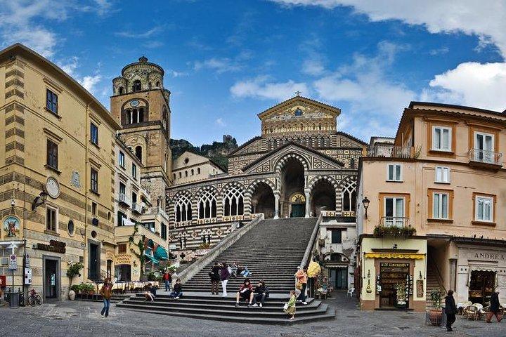 Flughafen Neapel – Amalfiküste, Positano, Ravello, Praiano oder zurück.