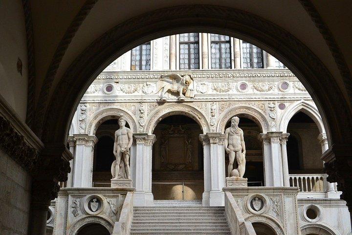 Ohne Anstehen Venedig Dogenpalast und Markusdom Tour