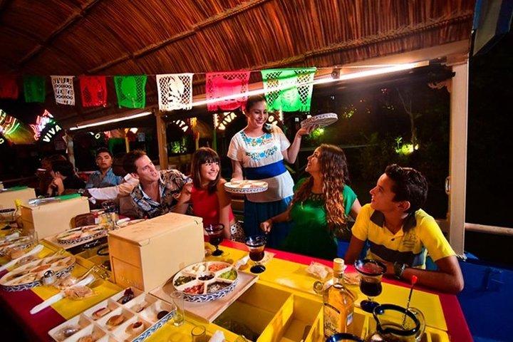 交通費込みのソキシミルコメキシコツアー