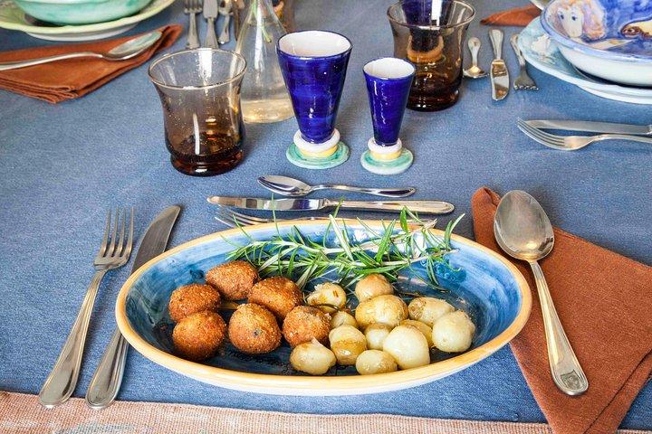 Almuerzo o cena y demostración de cocina en una casa local en Vietri sul Mare