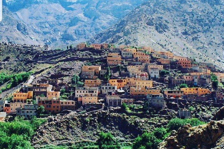 Gita di un giorno alle montagne dell'Atlante e alle 5 valli da Marrakech con pranzo berbero