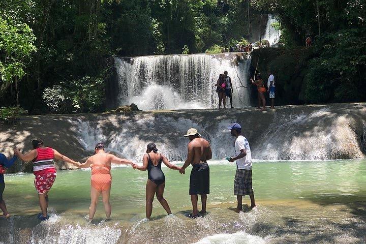 Black River Safari e YS Water Falls