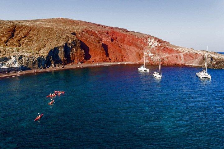 Santorini Kayaking de mar guiado com almoço leve e opção de pick-up