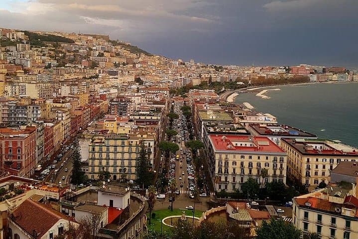 Naples panoramic tour and Monumental historic center.
