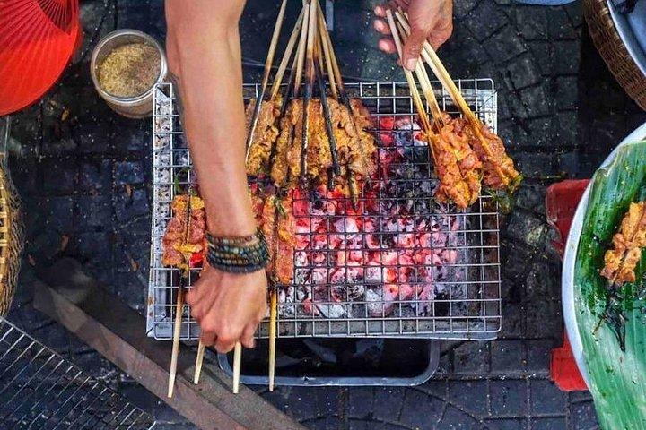 ホイアンの必須ストリートフードツアー：料理の冒険