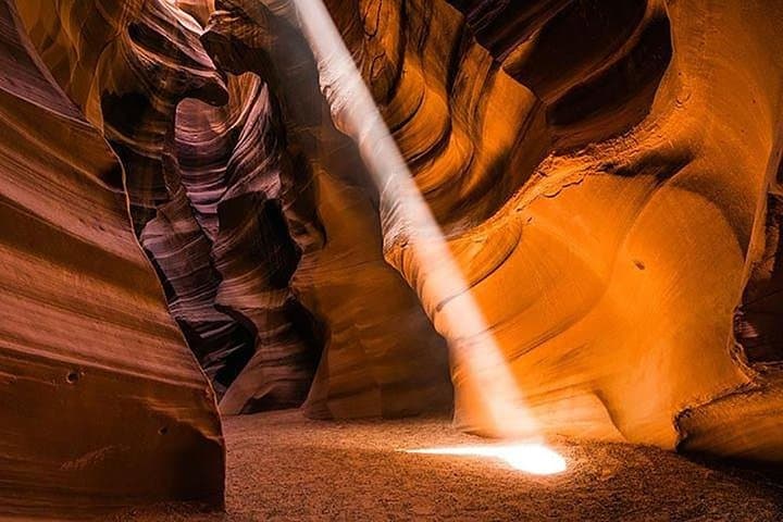 Private Upper or Lower Antelope Canyon & Horseshoe Bend Day Tour