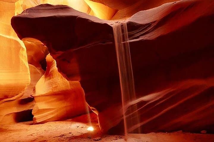 Private Upper or Lower Antelope Canyon & Horseshoe Bend Day Tour