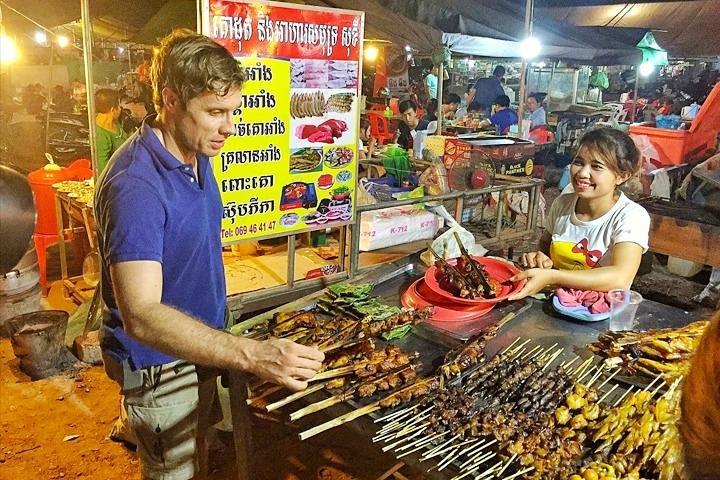 Siem Reap Evening Street foods Tours af Tuk Tuk