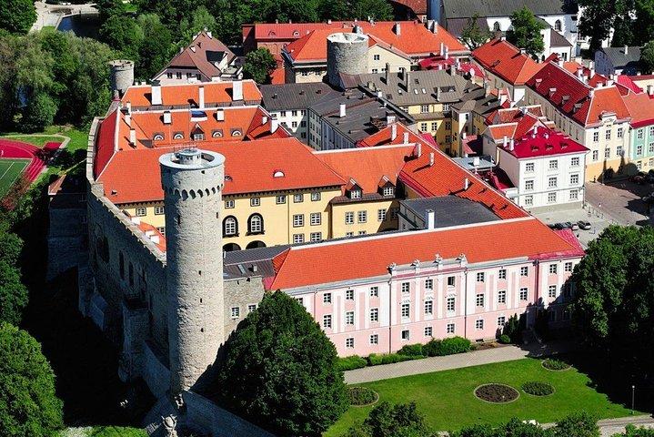 Tour panoramico privato di Tallinn