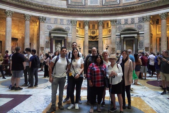 Visita guiada al Panteón de Roma y la Iglesia de Minerva con María