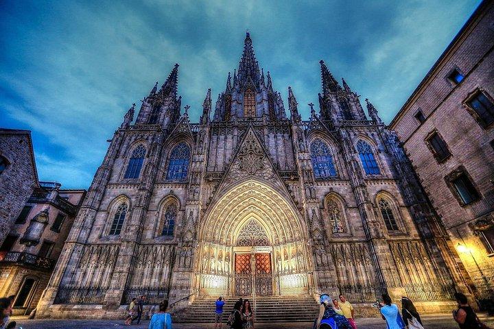 歴史的なバルセロナ-ゴシック地区、大聖堂＆ローマ遺産