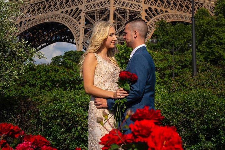 Proposta em Paris na Torre Eiffel com sessão de fotos e vídeo