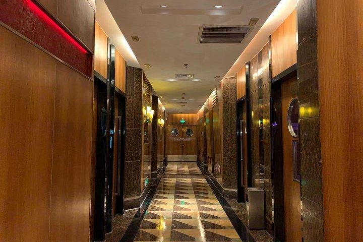 広州でのビュッフェディナー付きパールリバーナイトクルーズとカラオケツアー